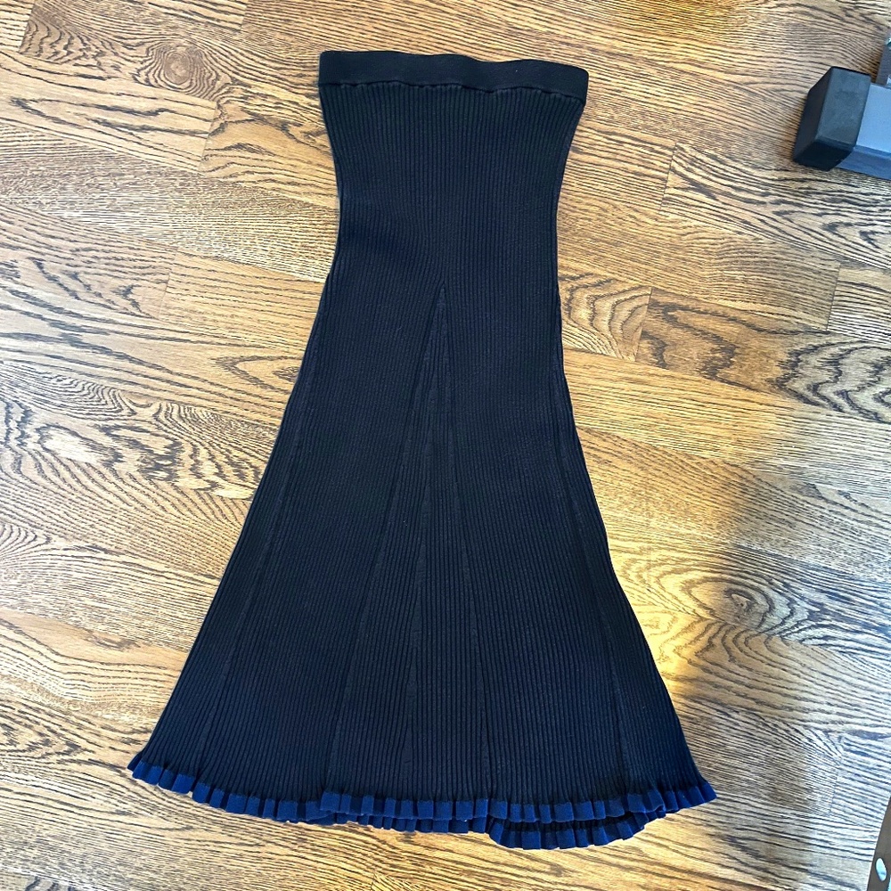 St. John Women's Ribbed Knit Skirt